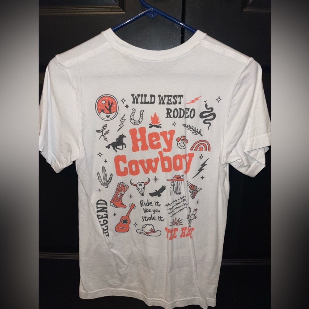 Hey cowboy tee, size small